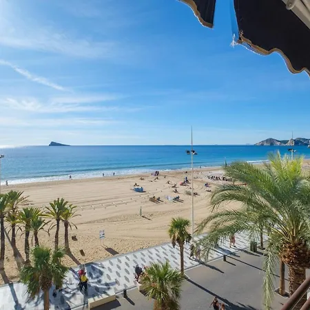 Arenas 1-c Levante Apartman *