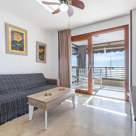 Arenas 1-c Levante Apartman *